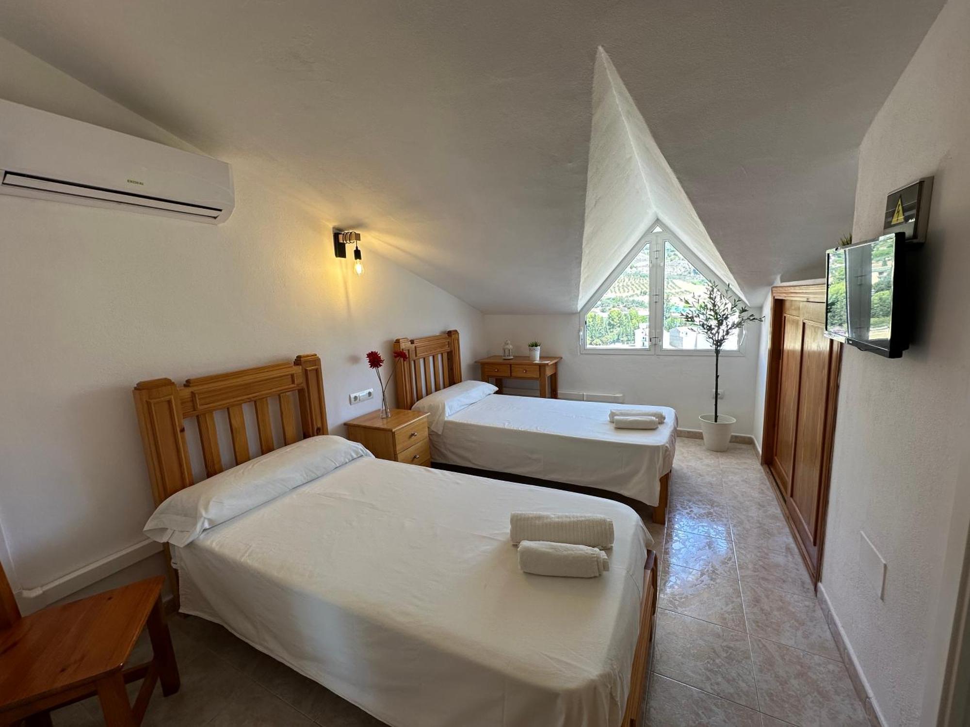 Hostal Sango Sierra De Las Nieves Alozaina Exterior photo